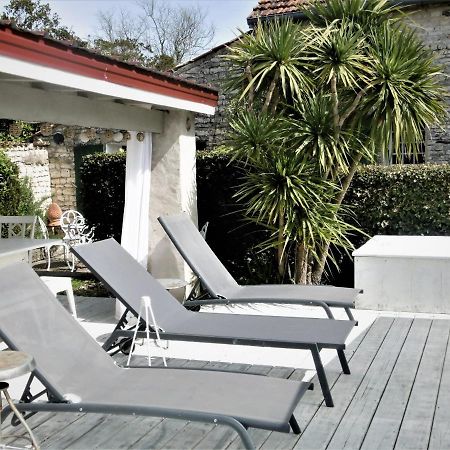 Le Chai Maison De Charme Pour Tribu Joyeuse Le Chateau-d'Oleron Exterior photo