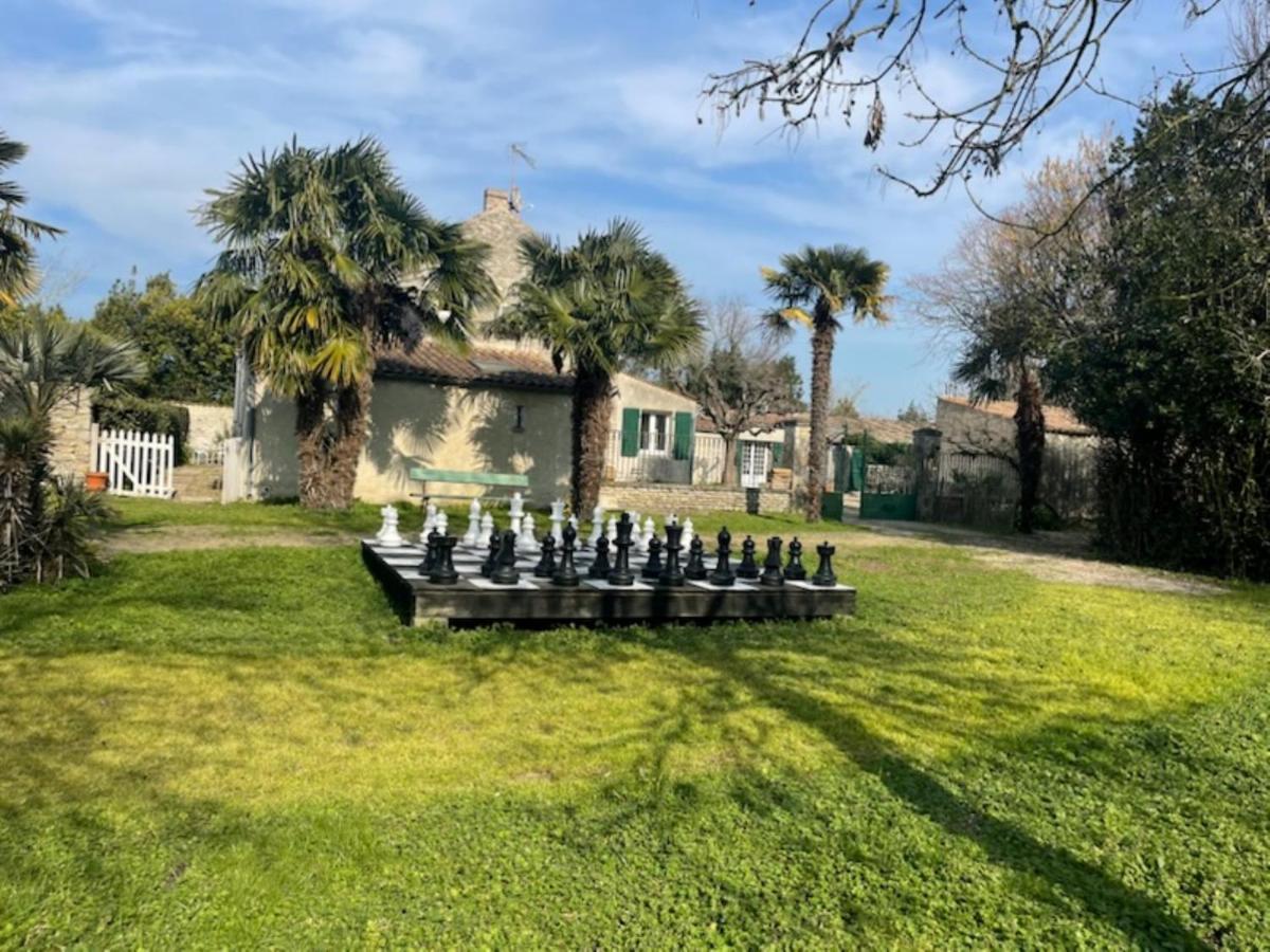 Le Chai Maison De Charme Pour Tribu Joyeuse Le Chateau-d'Oleron Exterior photo