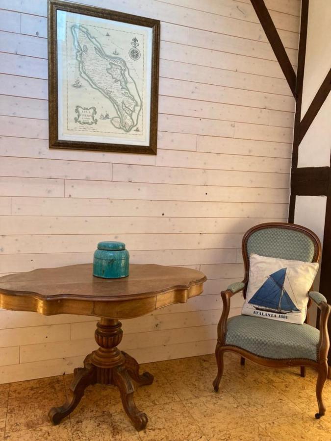 Le Chai Maison De Charme Pour Tribu Joyeuse Le Chateau-d'Oleron Exterior photo