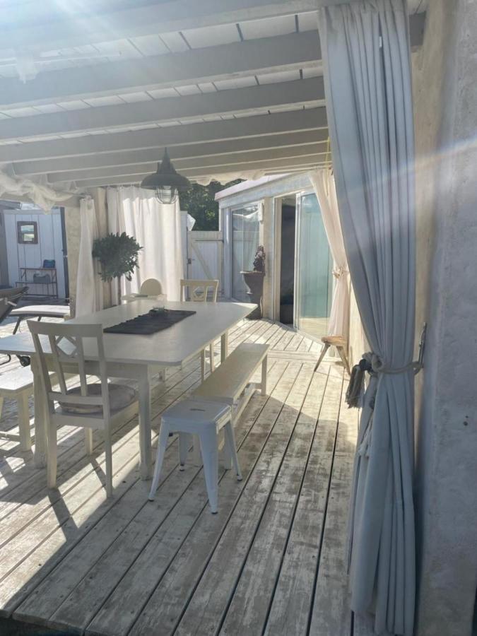 Le Chai Maison De Charme Pour Tribu Joyeuse Le Chateau-d'Oleron Exterior photo