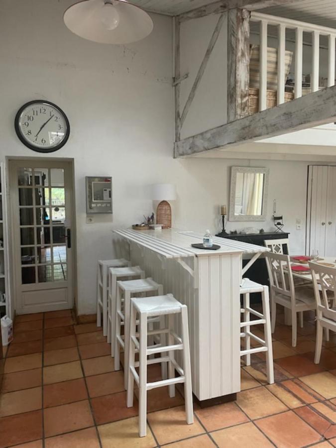 Le Chai Maison De Charme Pour Tribu Joyeuse Le Chateau-d'Oleron Exterior photo