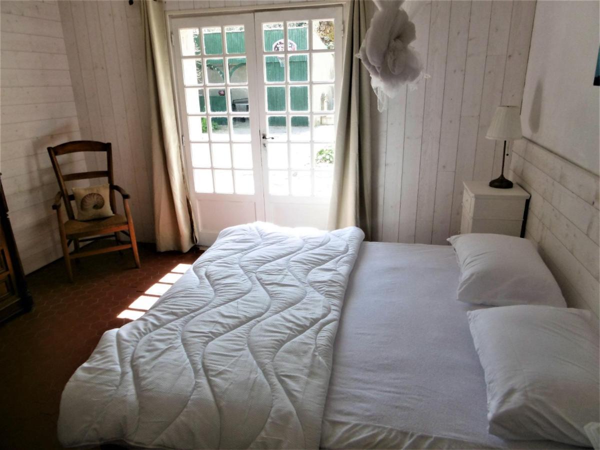 Le Chai Maison De Charme Pour Tribu Joyeuse Le Chateau-d'Oleron Exterior photo
