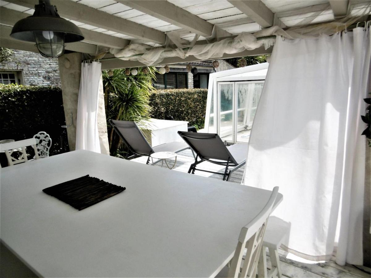 Le Chai Maison De Charme Pour Tribu Joyeuse Le Chateau-d'Oleron Exterior photo