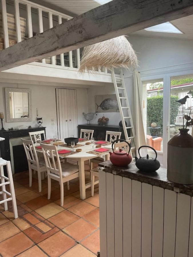 Le Chai Maison De Charme Pour Tribu Joyeuse Le Chateau-d'Oleron Exterior photo